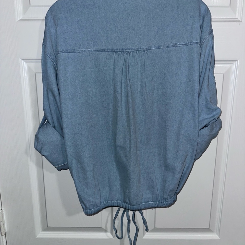 Light Blue Button-Up Shirt, Women’s Size XL - Picture 3 of 3
